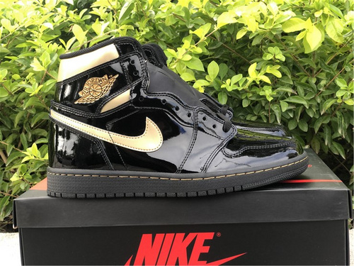 Upgrade_ pure original version_ Air Jordan 1 High OG black gold patent leather_ the item number_ 555088-032_ full code shipment 36--47.5-d086b6ac
